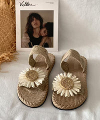 Handmade Grass Woven Flower Beach Slippers