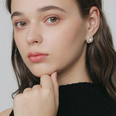 Rhinestone Pearlized Trimmed Stud Earrings - Gold