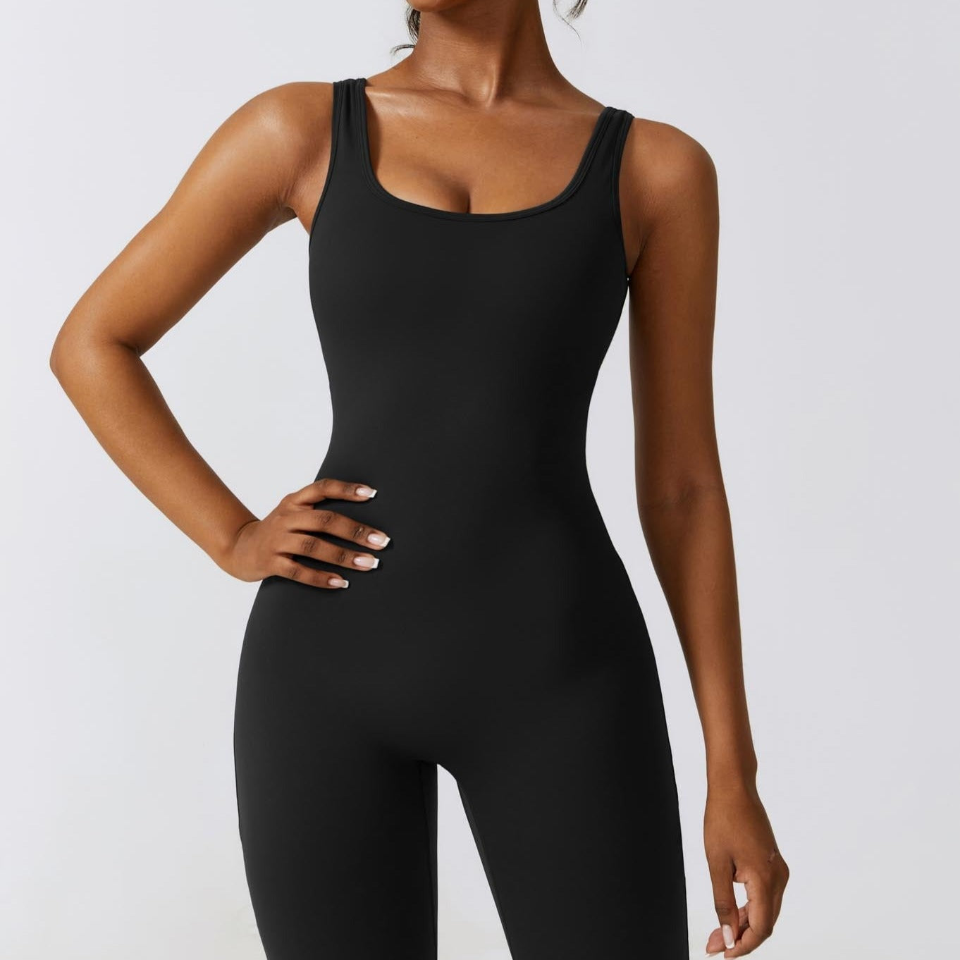 Amplify Sensuality – Ausgestellter, geraffter Jumpsuit