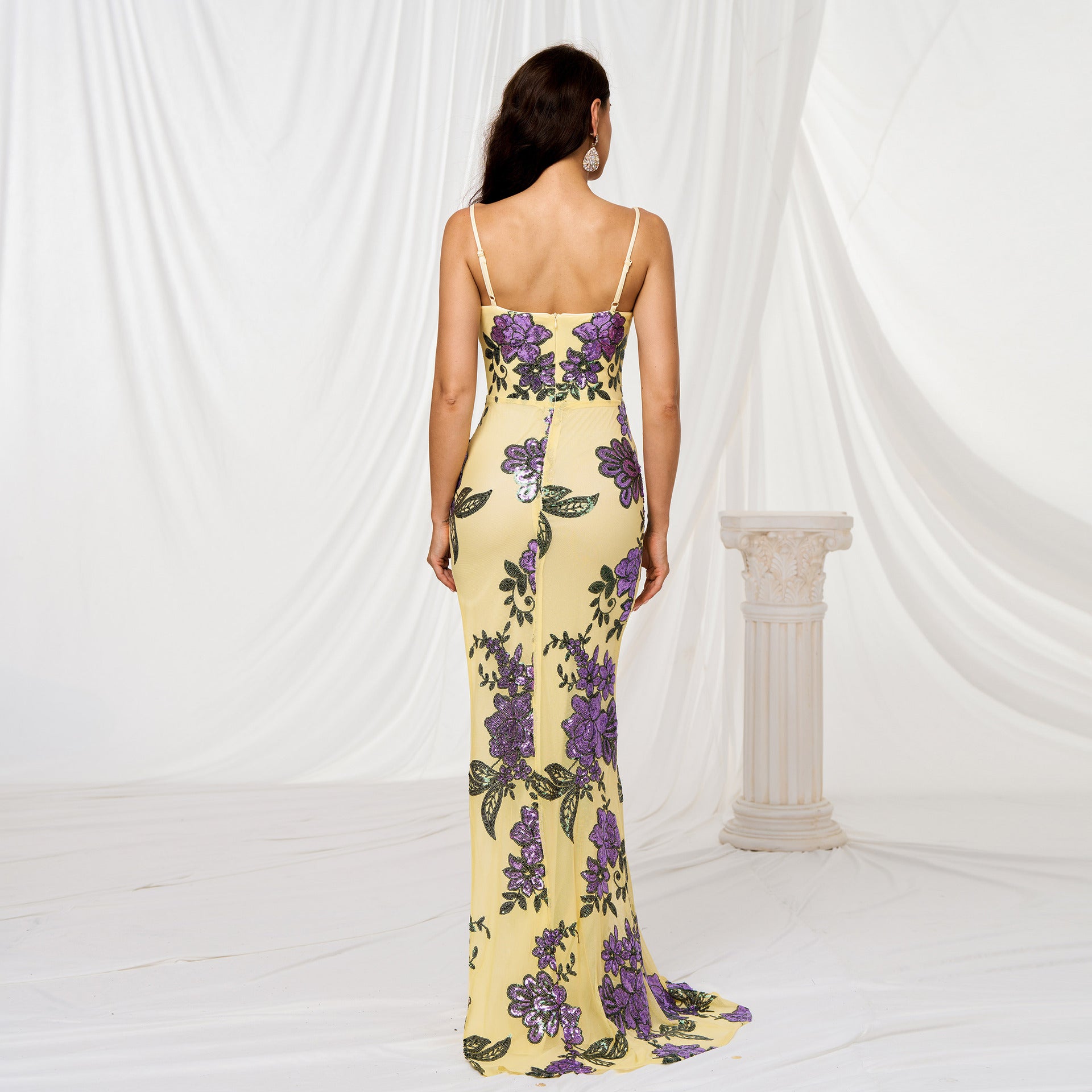 V-neck hip-hugging sequined banquet slit evening dress