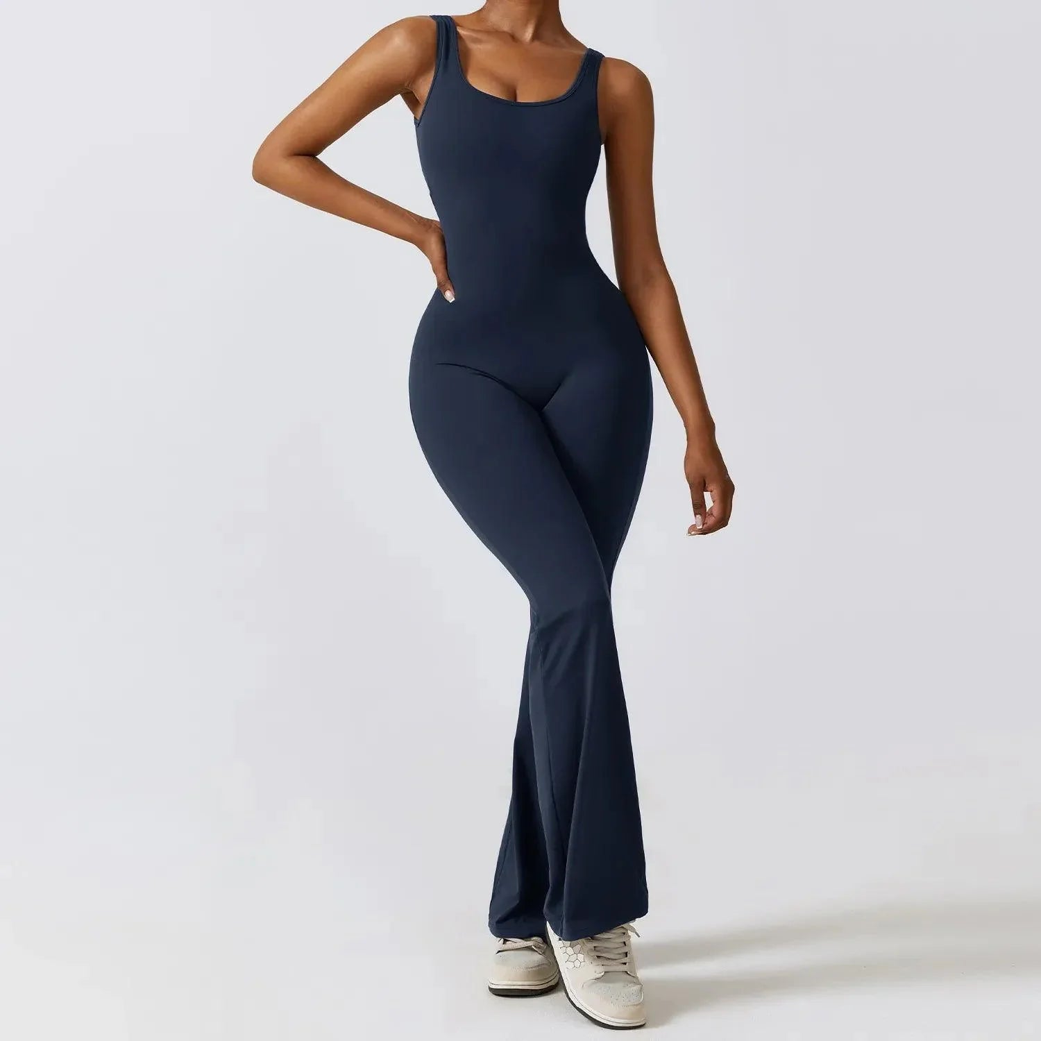 Amplify Sensuality – Ausgestellter, geraffter Jumpsuit