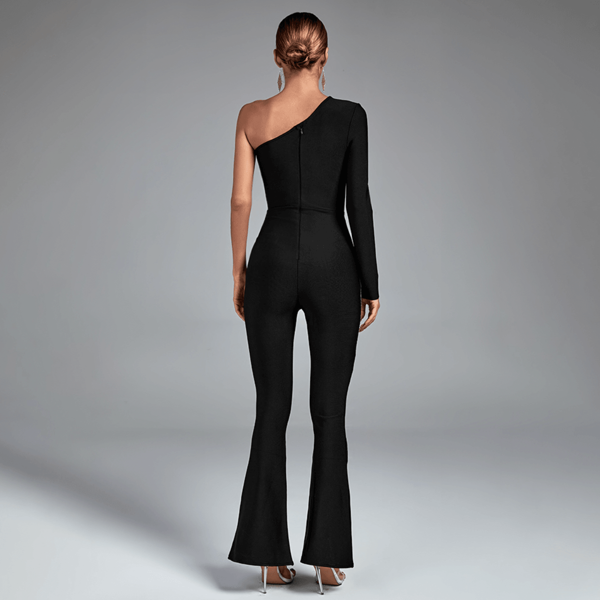 Sacred Solo – Jumpsuit mit One-Shoulder-Träger und Diamanten