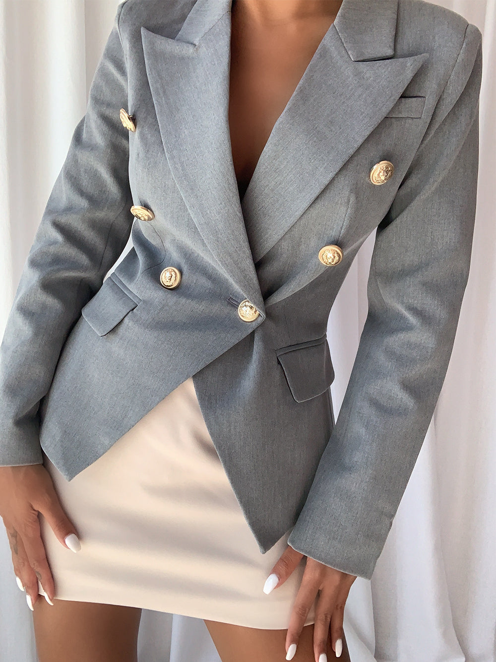 Blazer cruzado en gris pálido