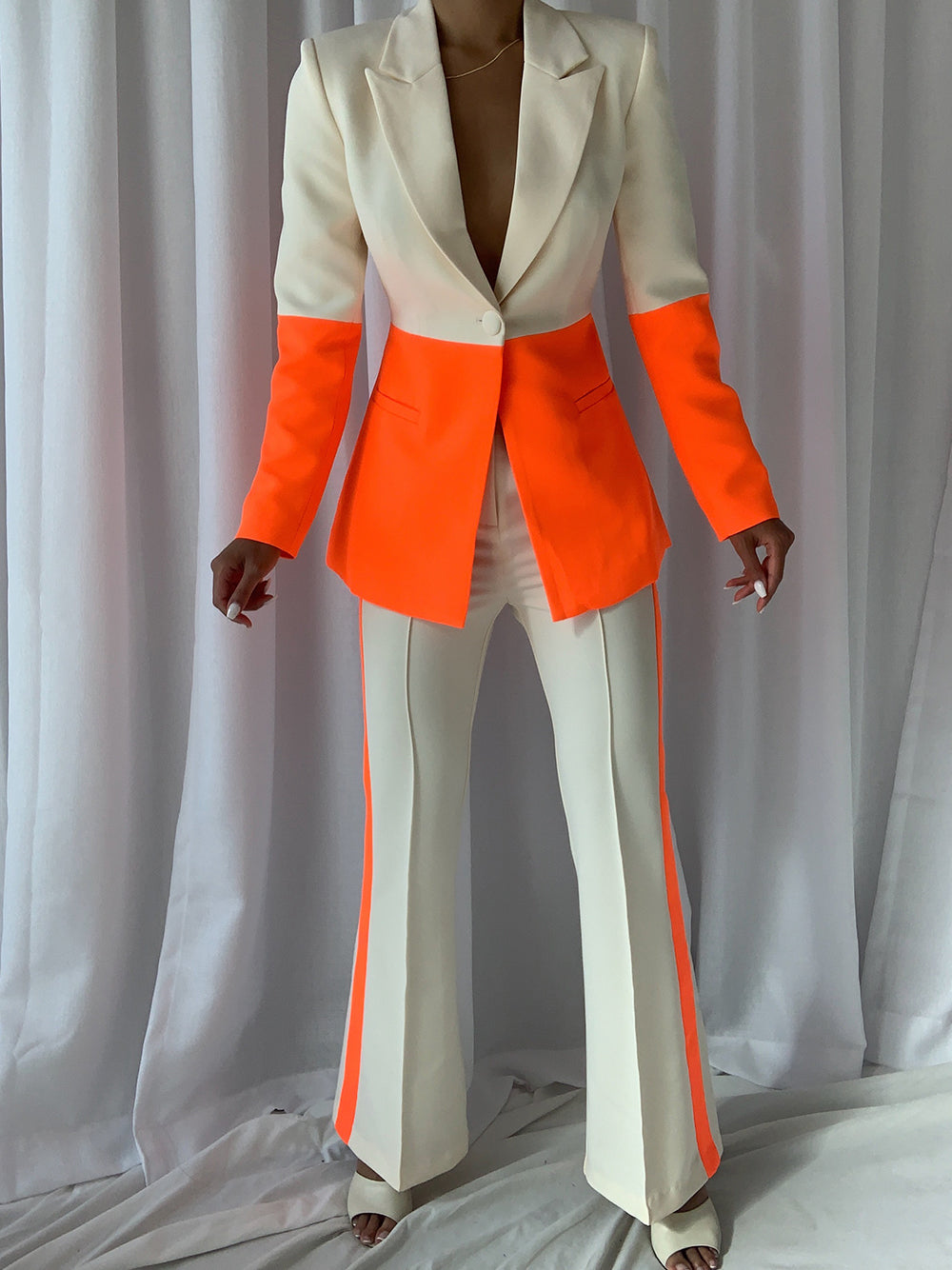 PETELE Blazer & Pants Set In Orange