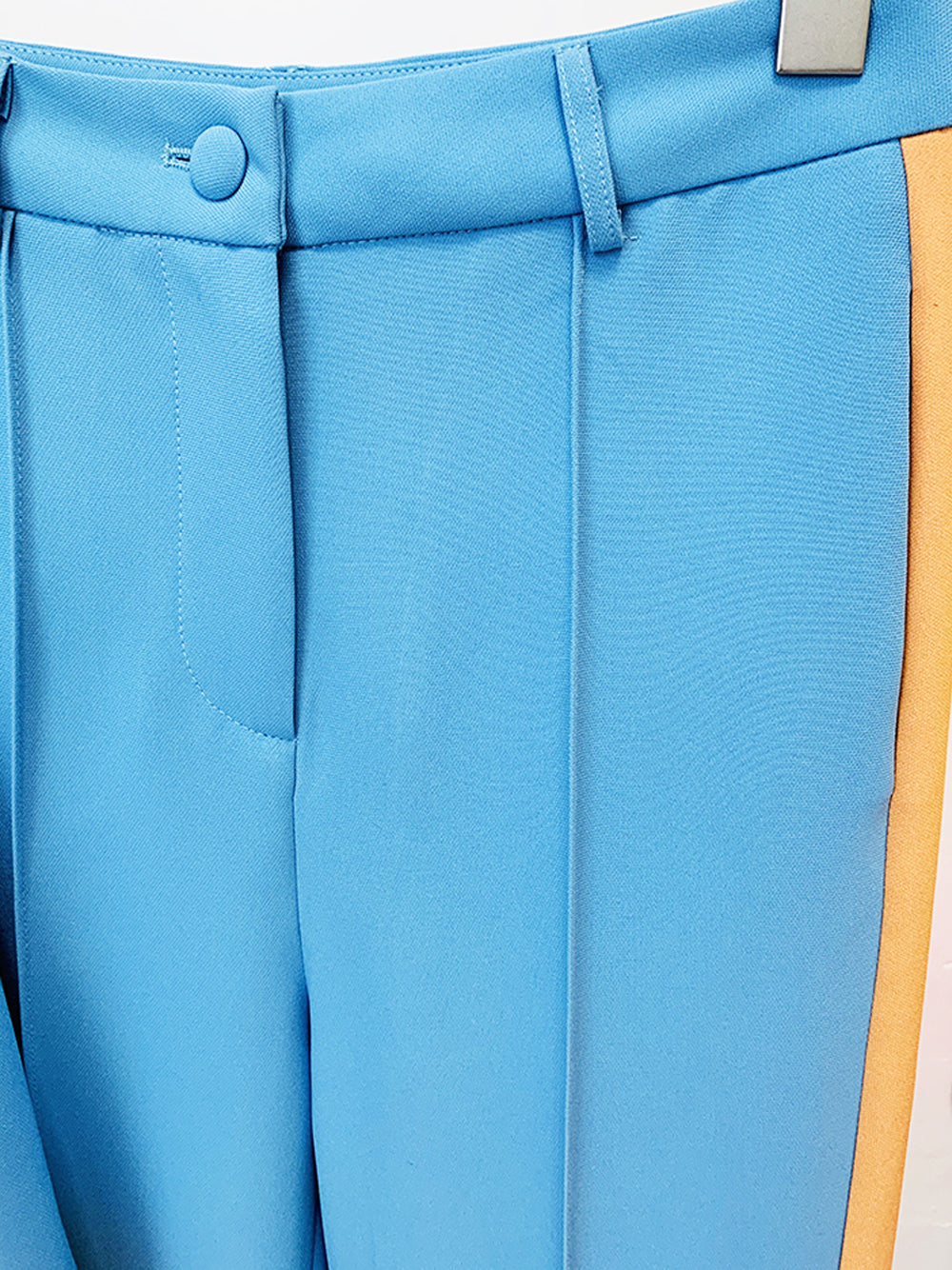 PETELE Blazer- und Hosenset in Blau und Orange