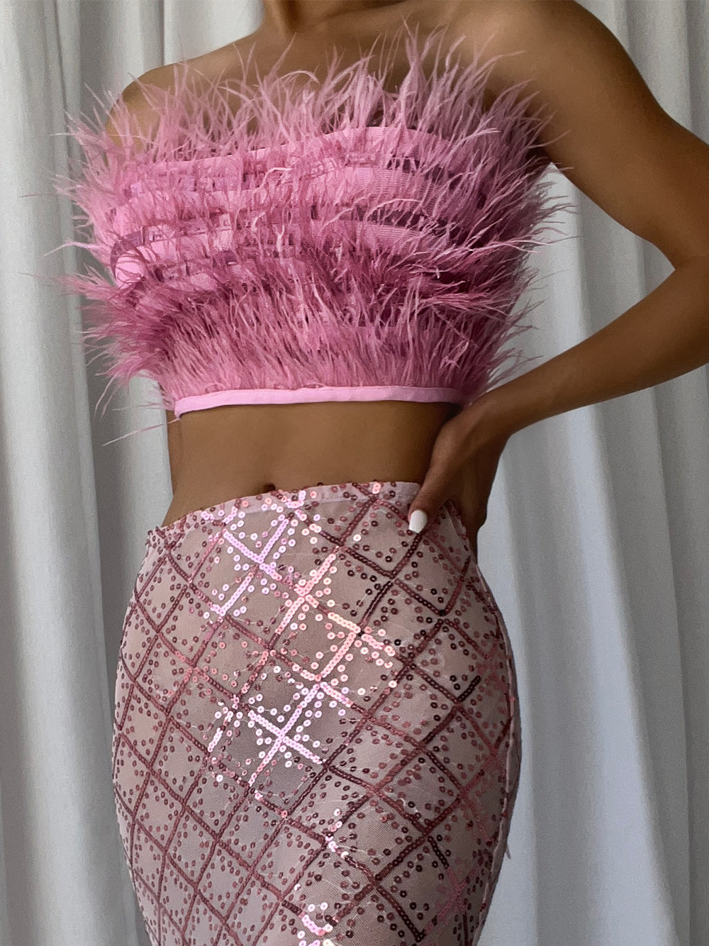 Conjunto de top de plumas y falda de lentejuelas MAGLINA en rosa