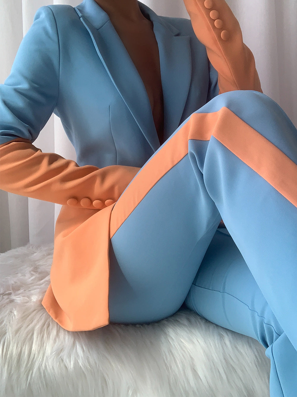 PETELE Blazer- und Hosenset in Blau und Orange