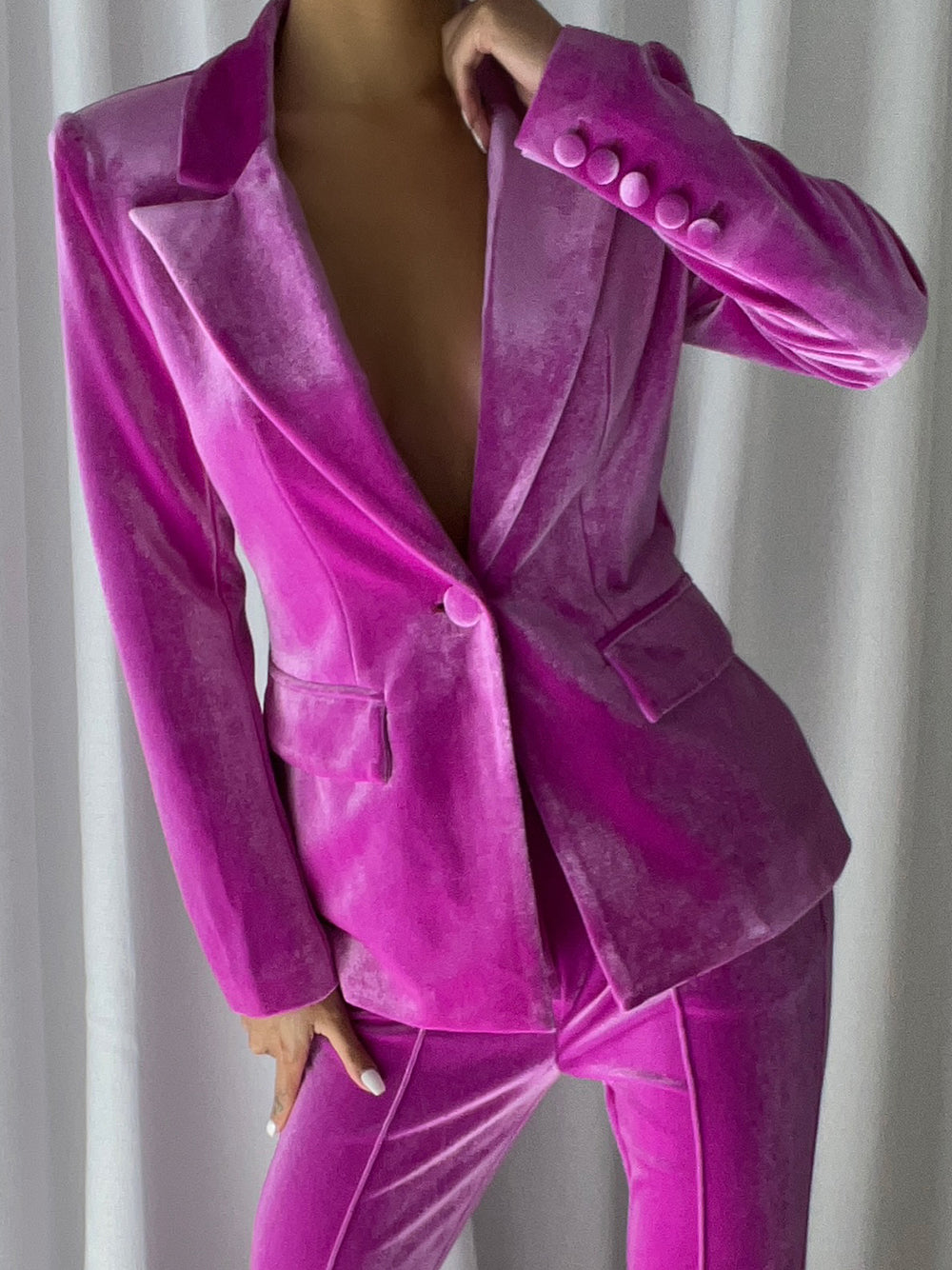 Conjunto de blazer de terciopelo y pantalón acampanado HINIYA en fucsia