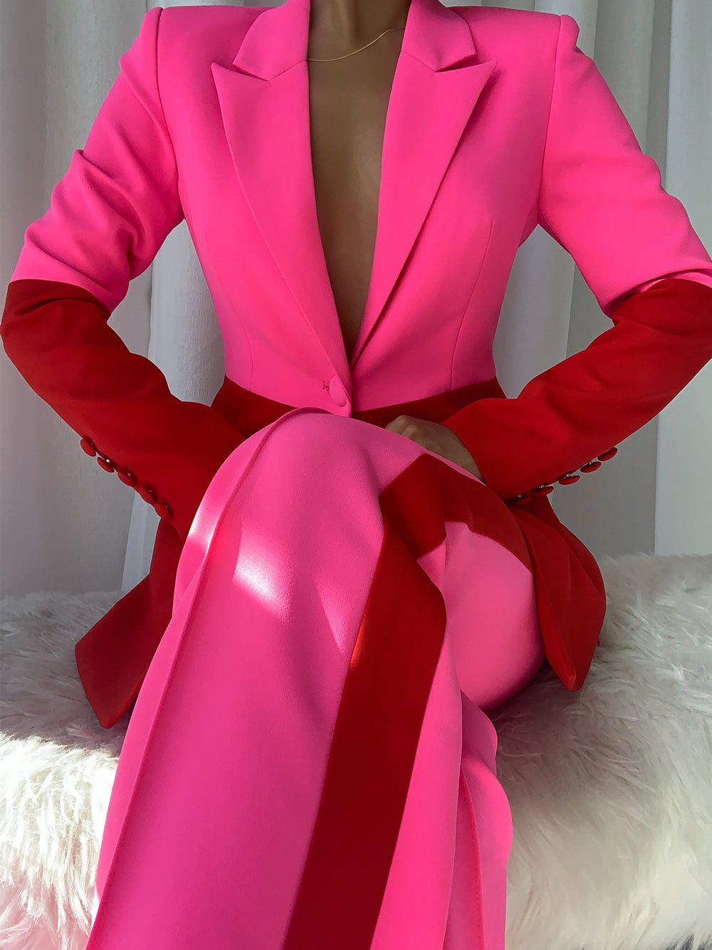 PETELE – Blazer- und Hosenset in Pink und Rot