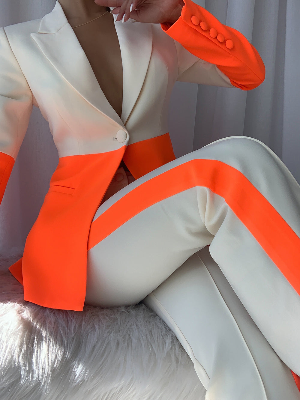 PETELE – Blazer- und Hosenset in Orange 