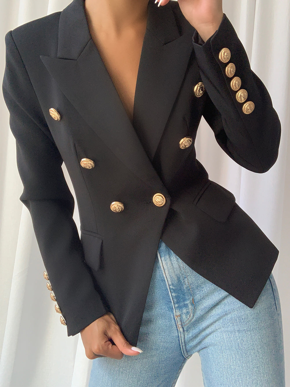 Blazer cruzado en negro