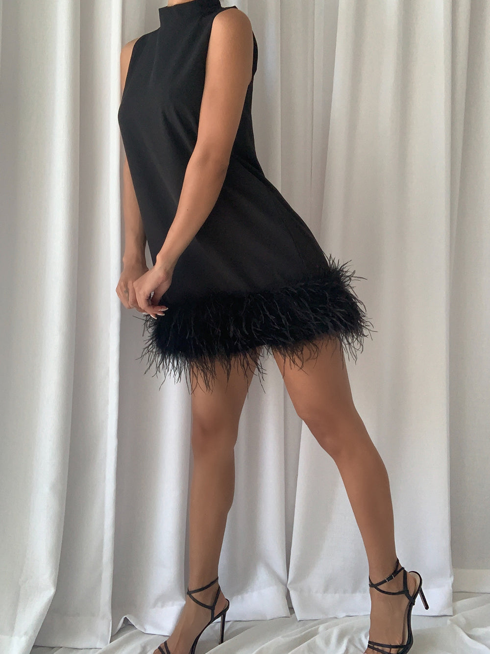 PIUME Minikleid mit Federn in Schwarz