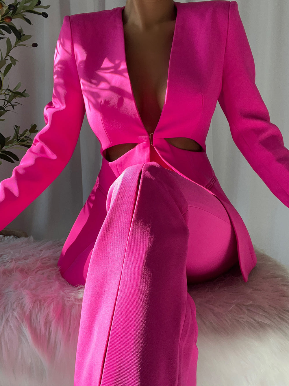 COUPERA – Blazer- und Hosenset mit Cut-outs in Fuchsia