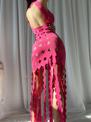 Vestido largo con flecos y apliques de CERA en fucsia