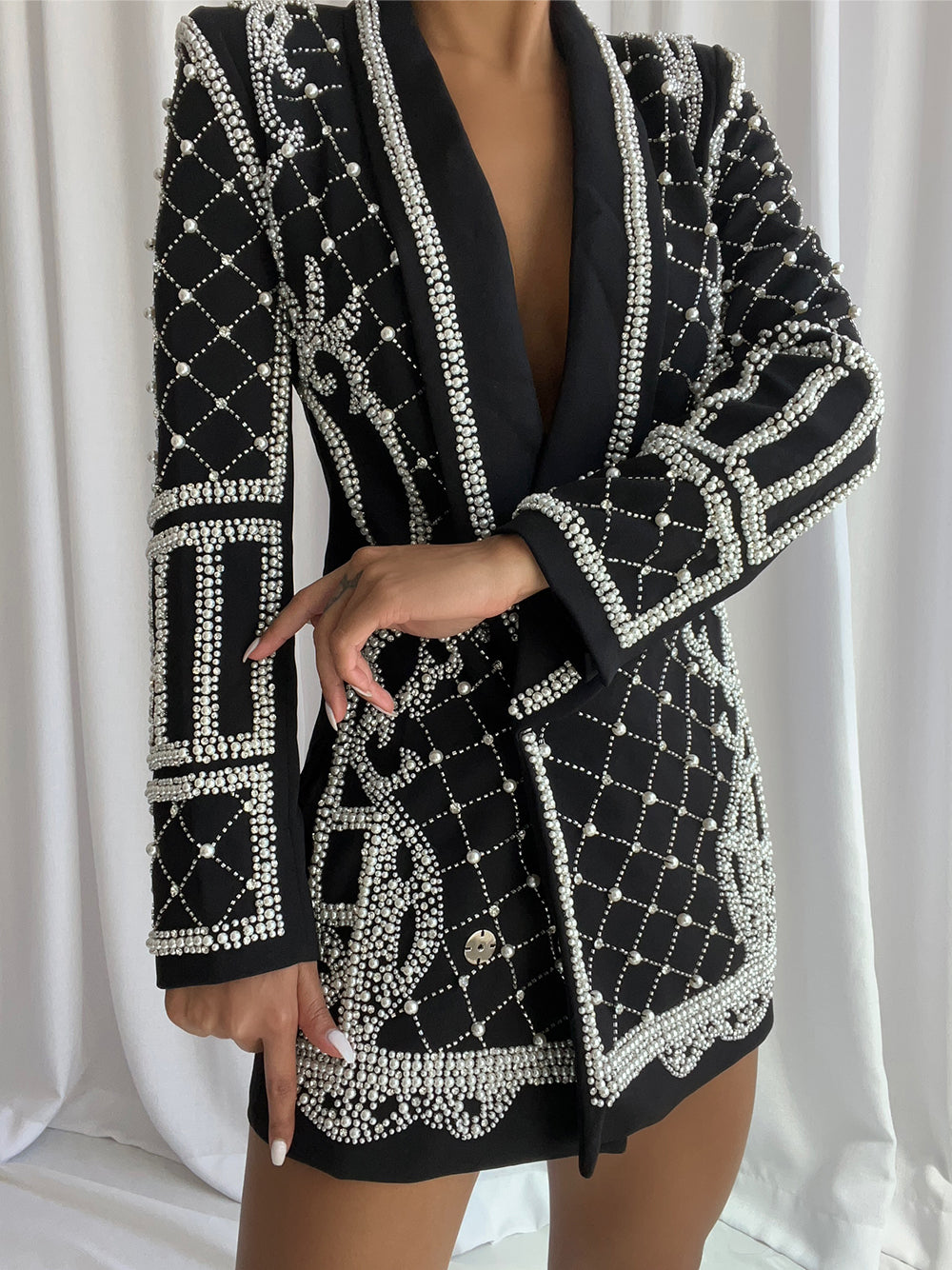 Vestido blazer con cuentas y perlas NAUTA en negro