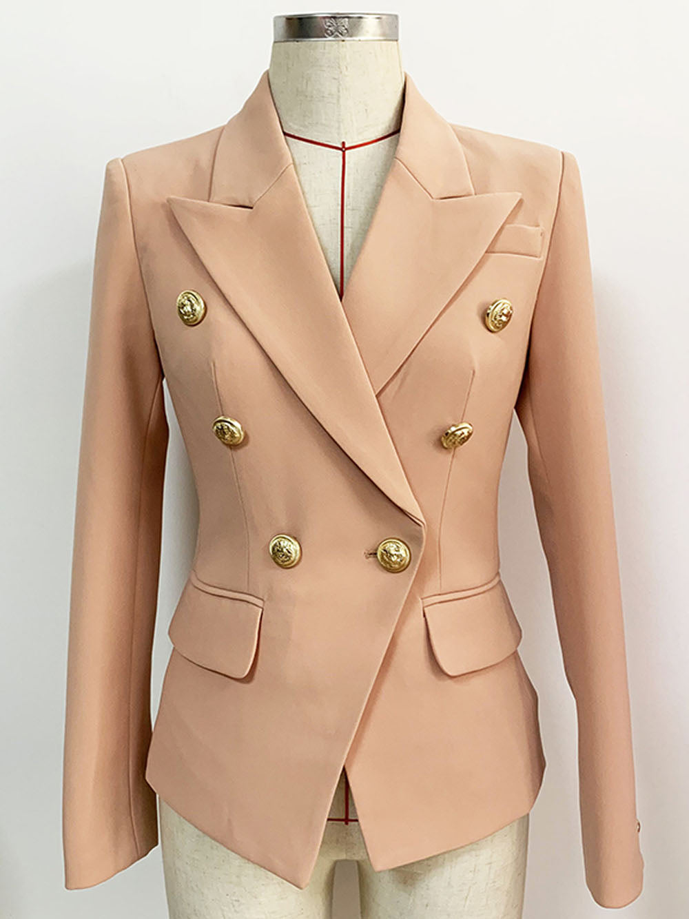 Blazer cruzado en color nude