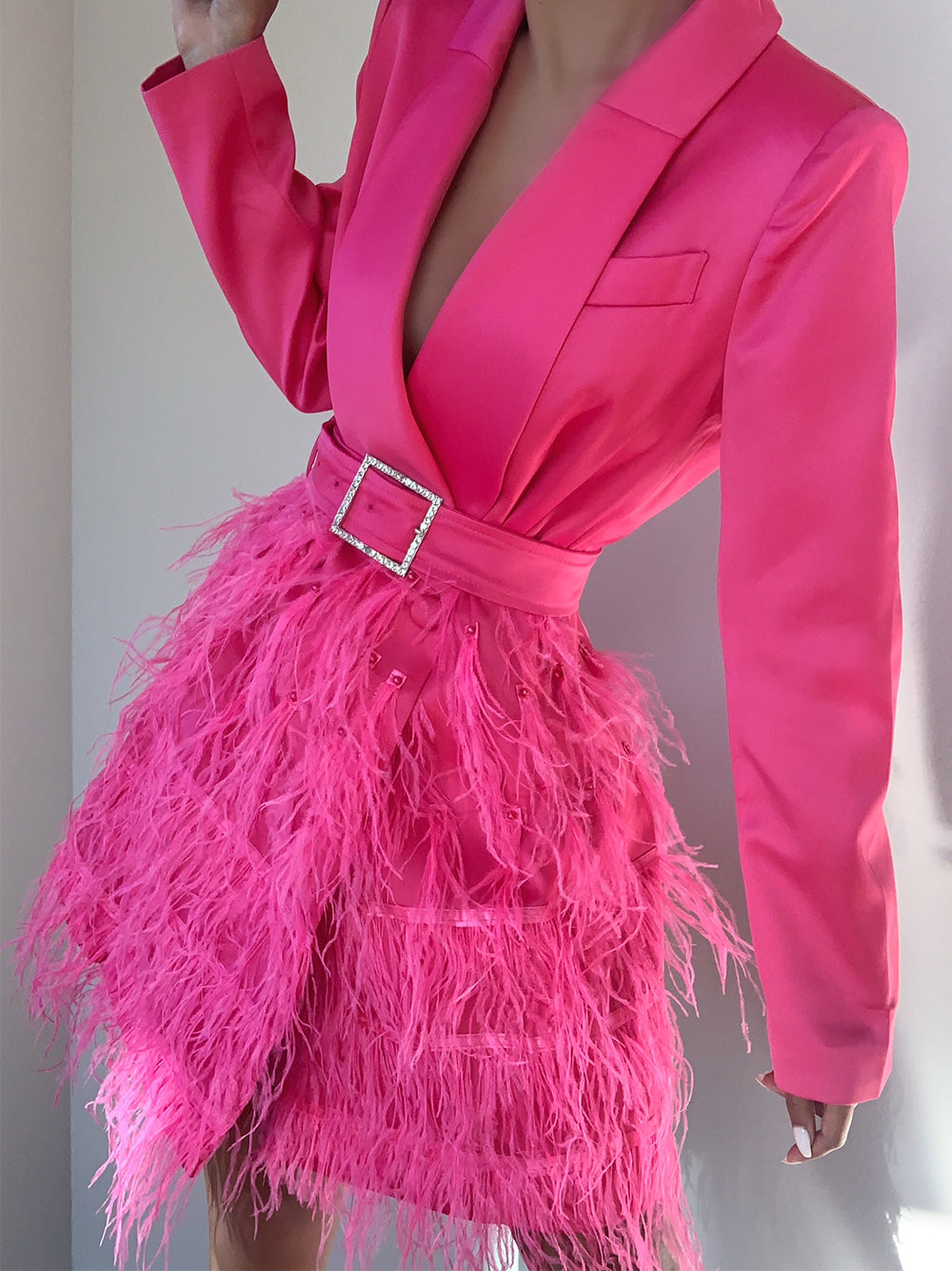 Vestido de plumas FIFTH AVE en fucsia