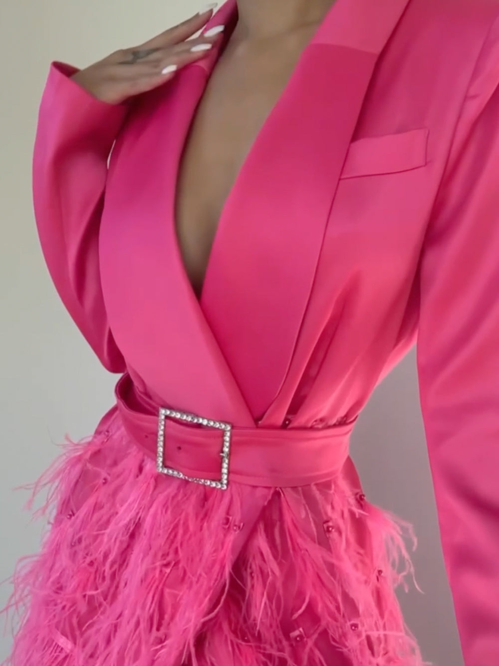 Vestido de plumas FIFTH AVE en fucsia