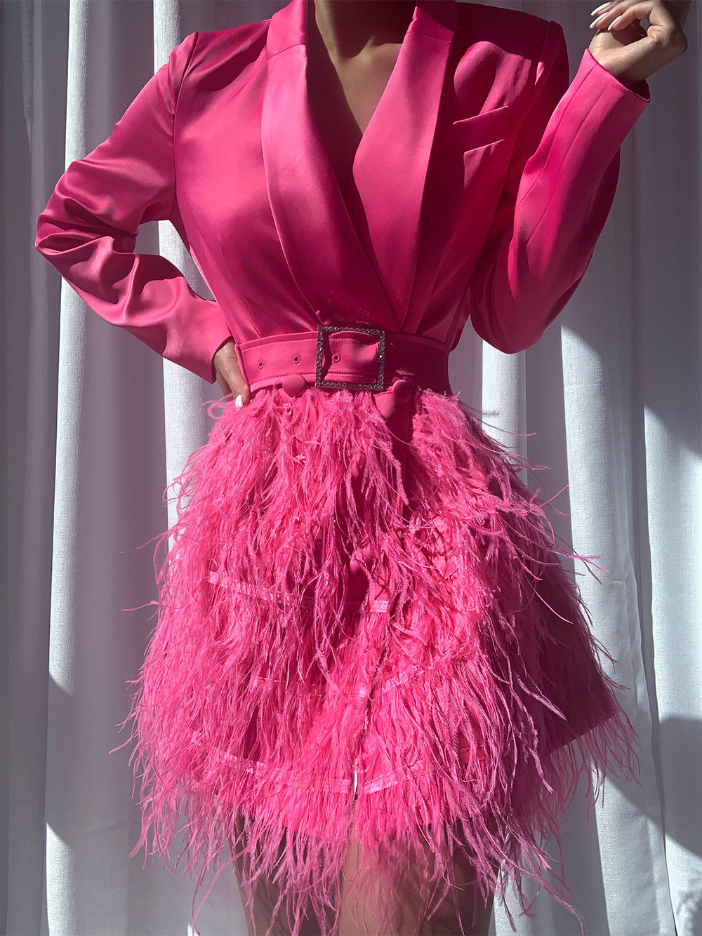 Vestido de plumas FIFTH AVE en fucsia