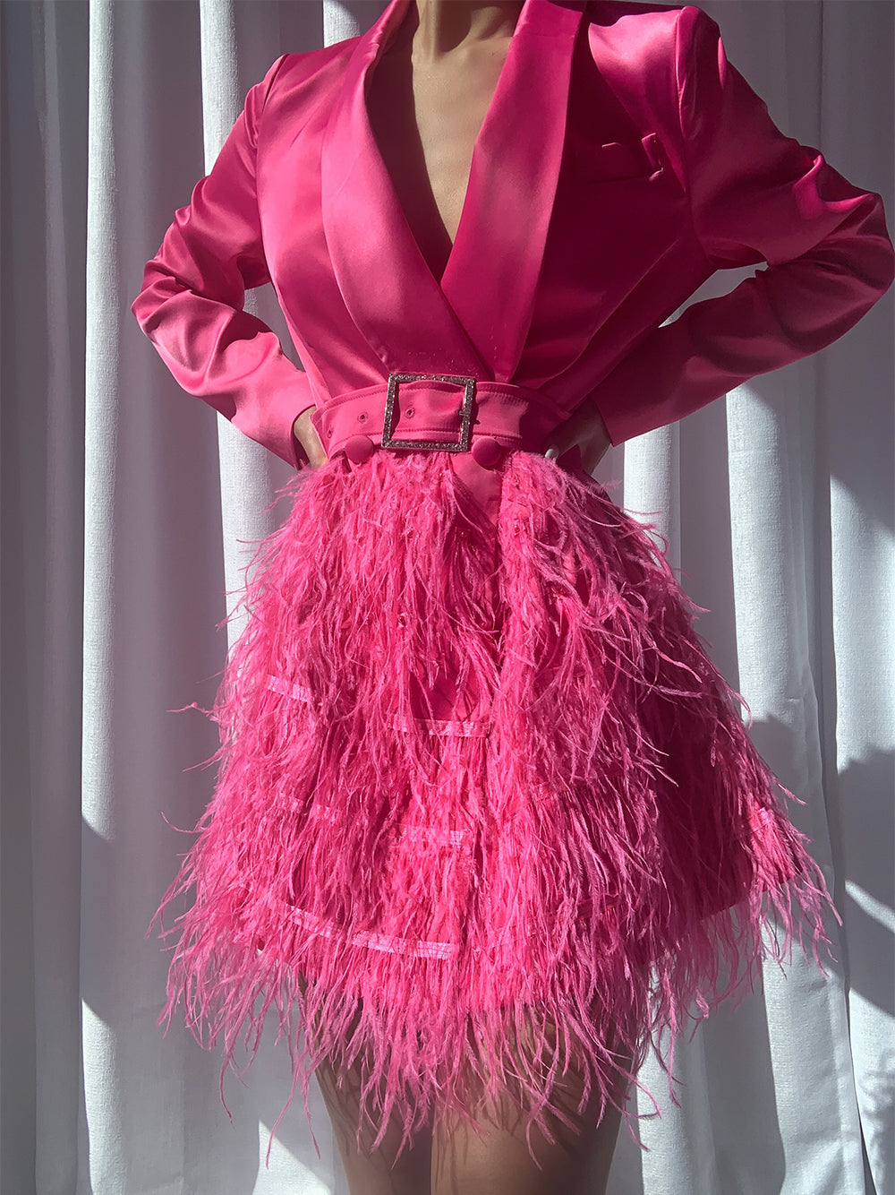 Vestido de plumas FIFTH AVE en fucsia