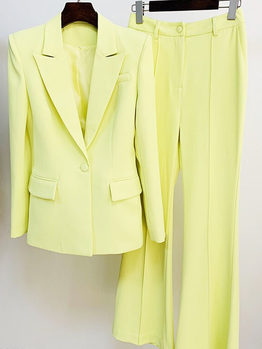 NAOMA Blazer &amp; Schlaghose Set in Limette