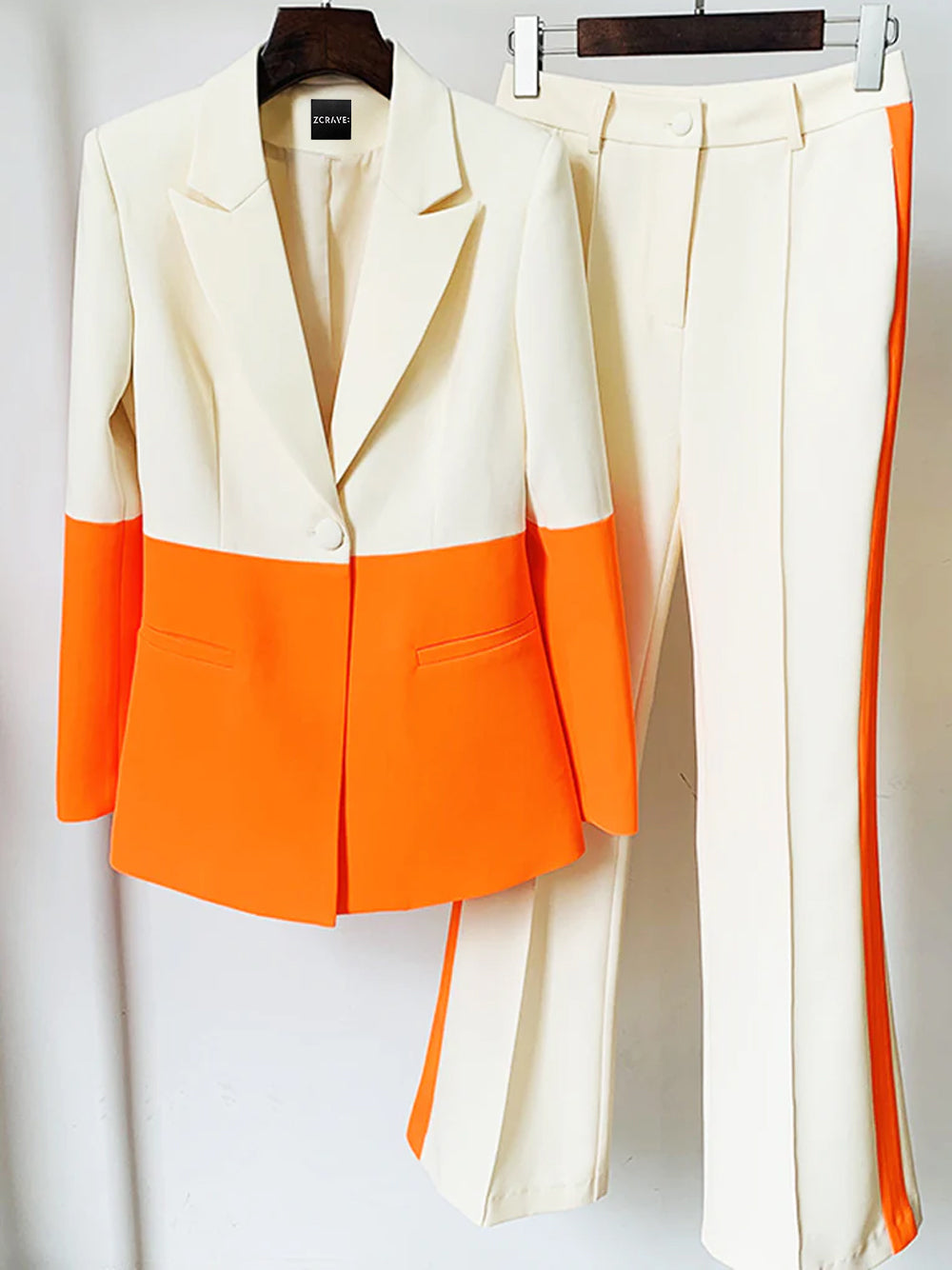 Conjunto de blazer y pantalón PETELE en naranja