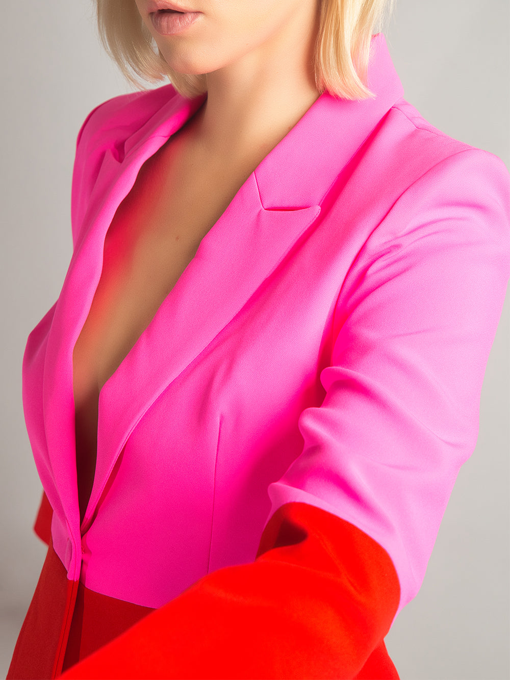 PETELE – Blazer- und Hosenset in Pink und Rot