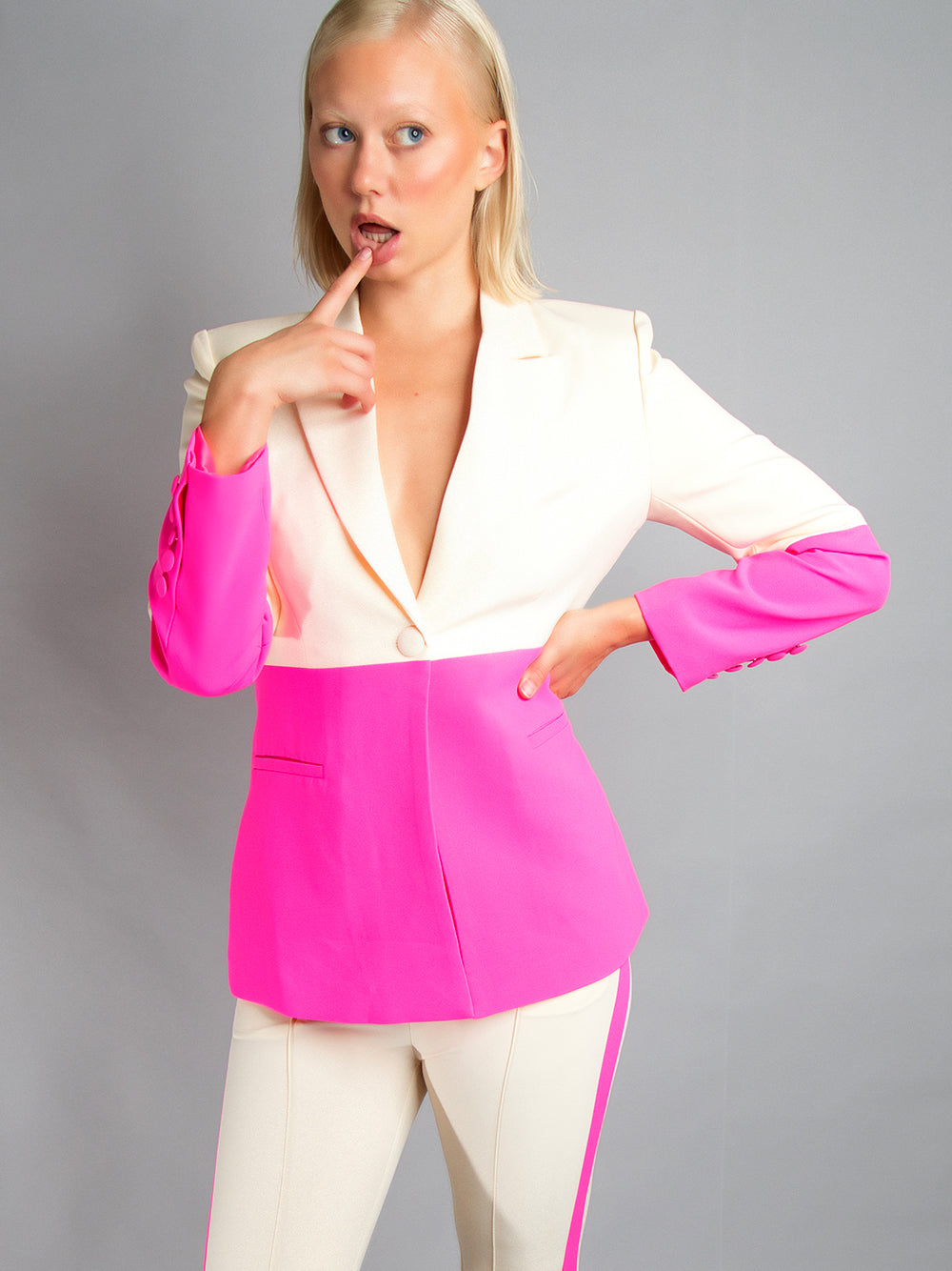 Conjunto de blazer y pantalón PETELE en fucsia 