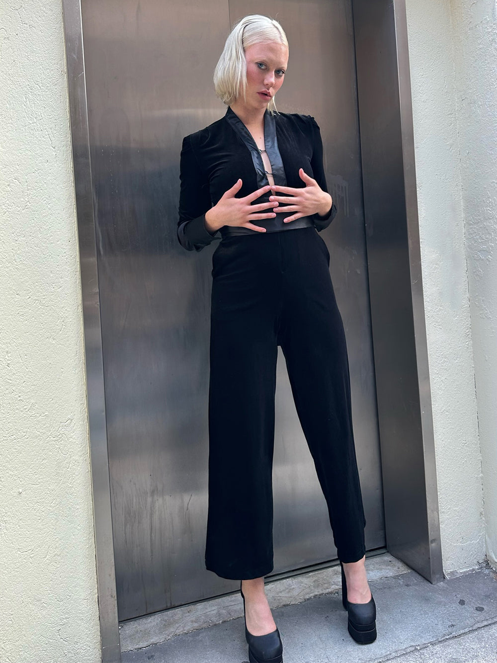 Schwarzer Samt-Jumpsuit