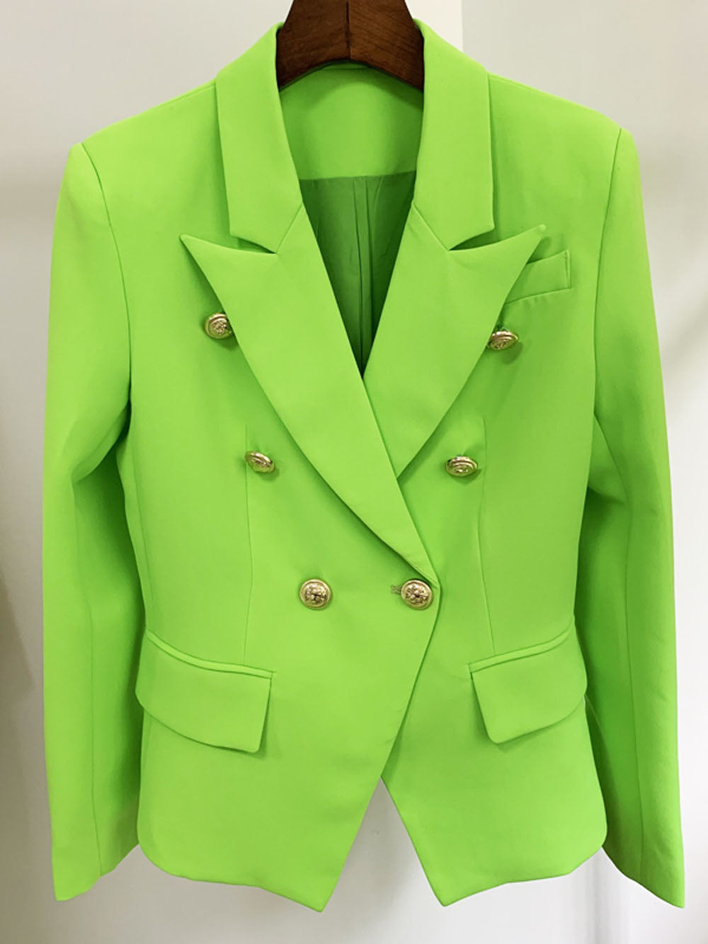 Blazer cruzado en verde neón