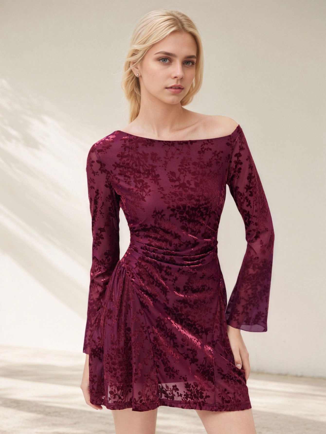 Off-The-Shoulder Long-Sleeved Short Skirt