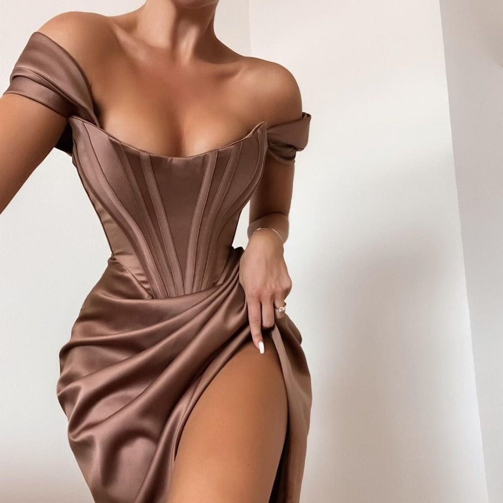 Elegante vestido corsé con hombros descubiertos de Mystery Lover