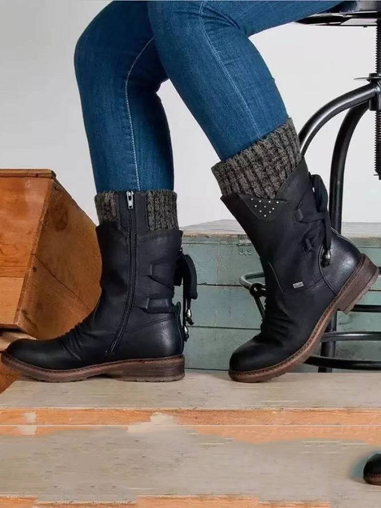 Botas cortas con tacones de bloque y cordones