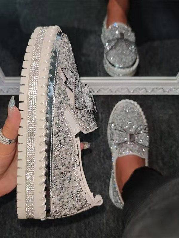 Loafer-Schuhe mit Schleife und Strass