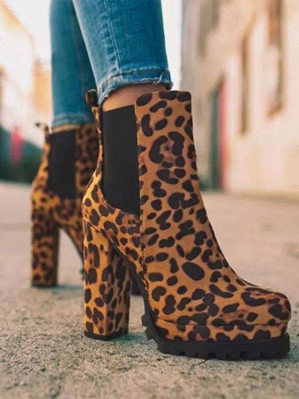 Botas de tacón grueso con estampado de leopardo