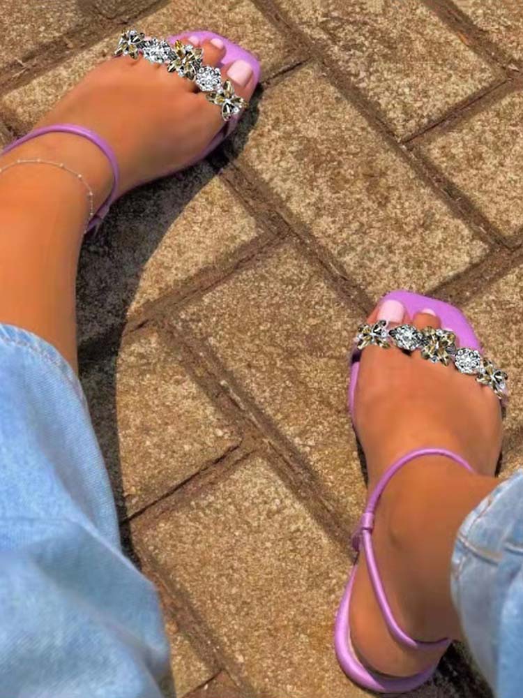 Sandalias planas con diamantes de imitación