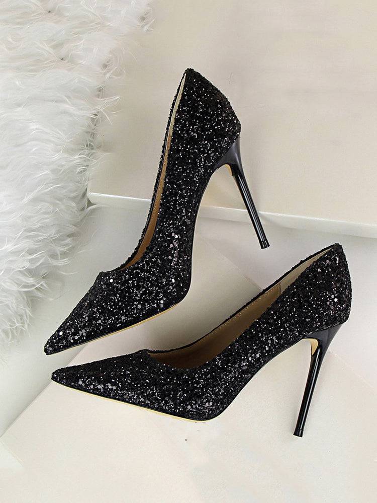 Pailletten-High Heels mit spitzer Spitze