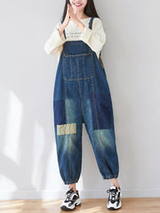 Die Kellianne Latzhose aus Denim mit Patches