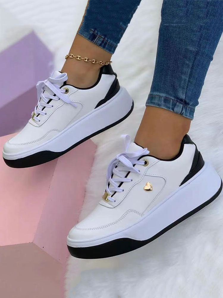 Heart Decor Casual Sneaker