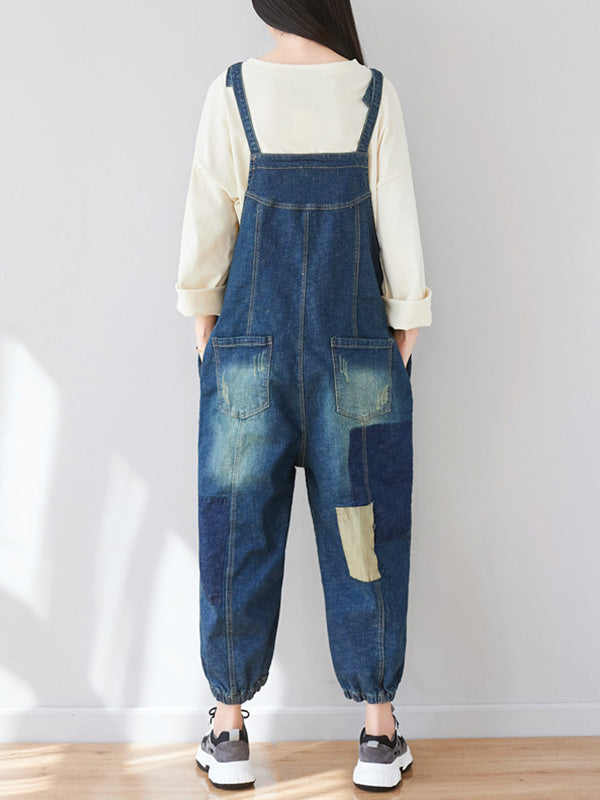 Die Kellianne Latzhose aus Denim mit Patches