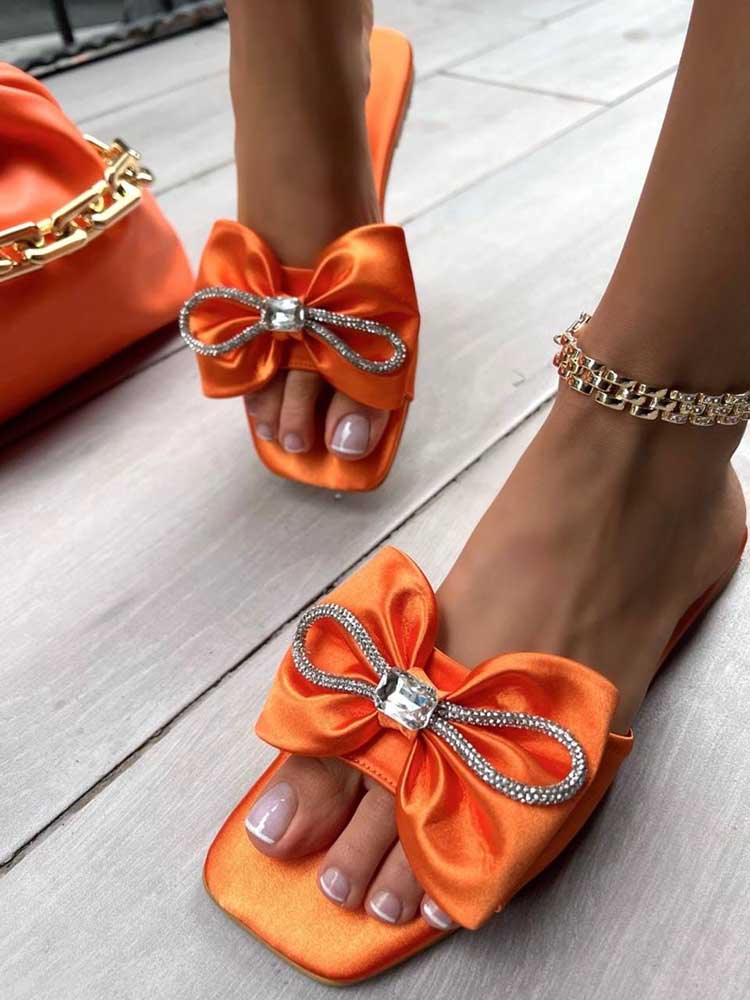 Sandalias planas con lazo de diamantes de imitación