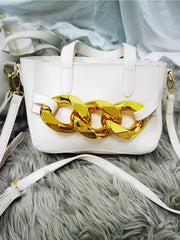 Goldfarbene Ledertasche mit Kette