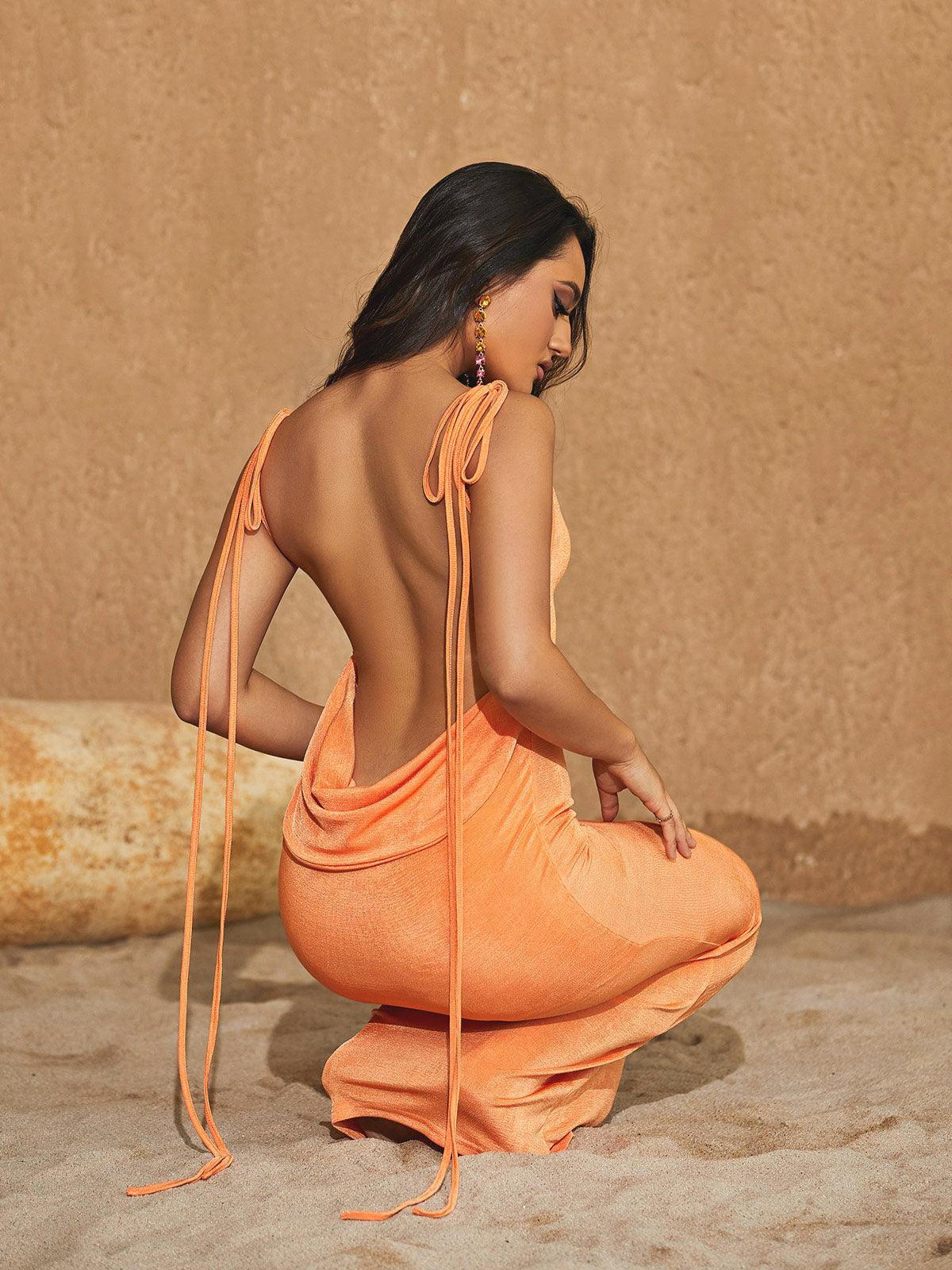 Egypt – Rückenfreies Maxikleid in Orange 