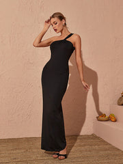 Emi – Rückenfreies Maxikleid mit One-Shoulder-Träger in Schwarz 