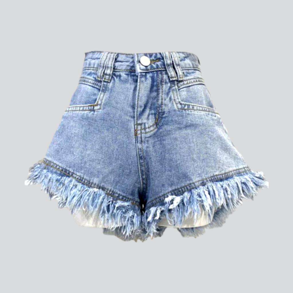 Distressed-Jeansshorts mit weitem Saum