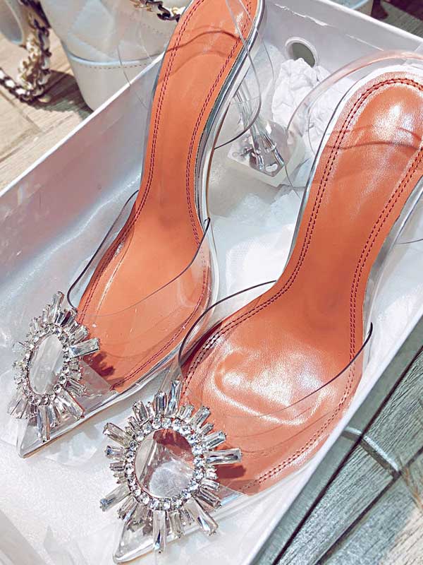 Transparente Heels mit spitzer Spitze und Strass