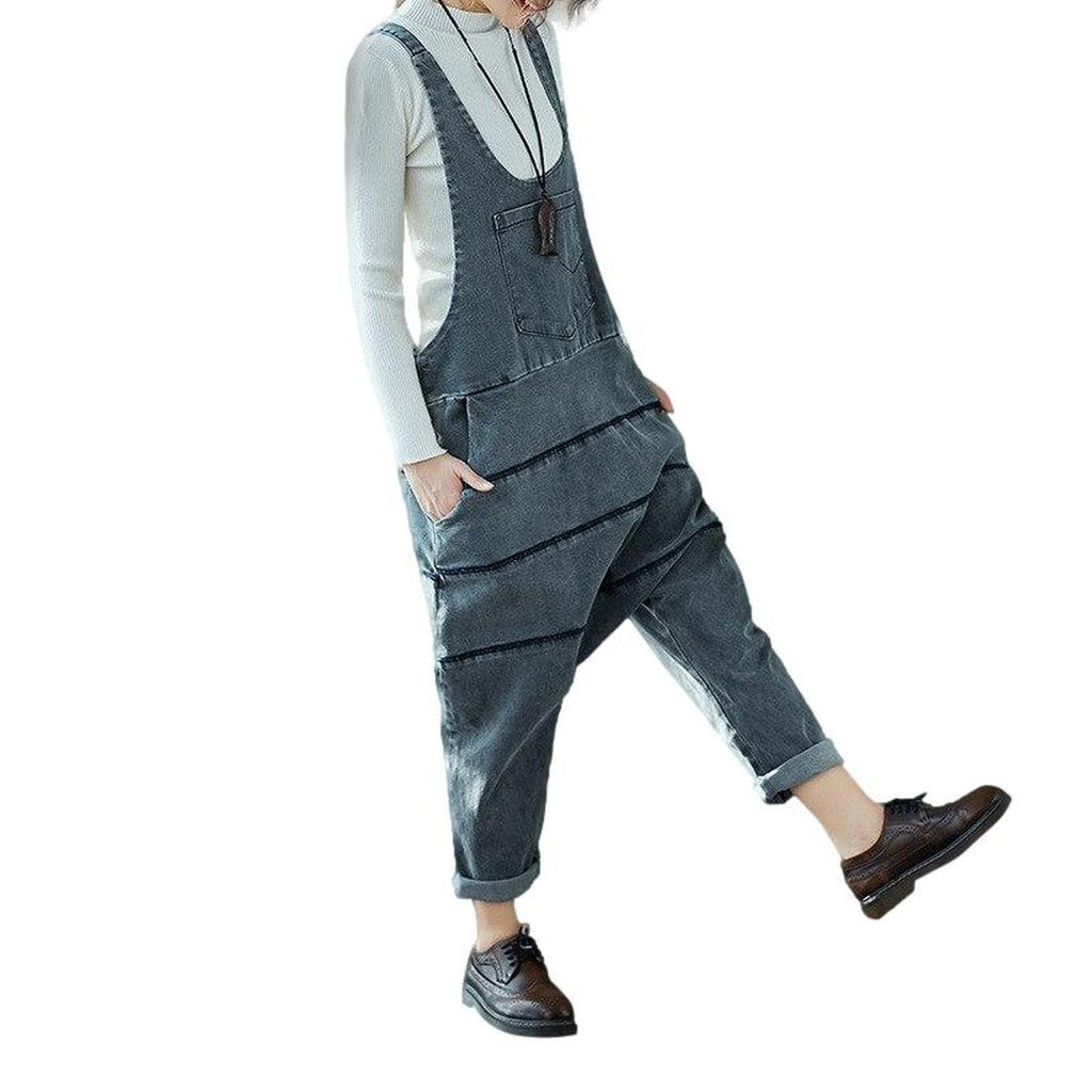 Women's denim jumpsuit with lines