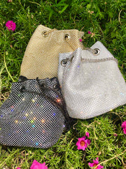 Beuteltasche mit Strass-Kette