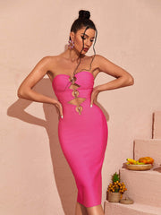 Maverick – Trägerloses Bandage-Kleid mit Cut-outs in Pink 