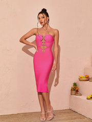 Maverick – Trägerloses Bandage-Kleid mit Cut-outs in Pink 